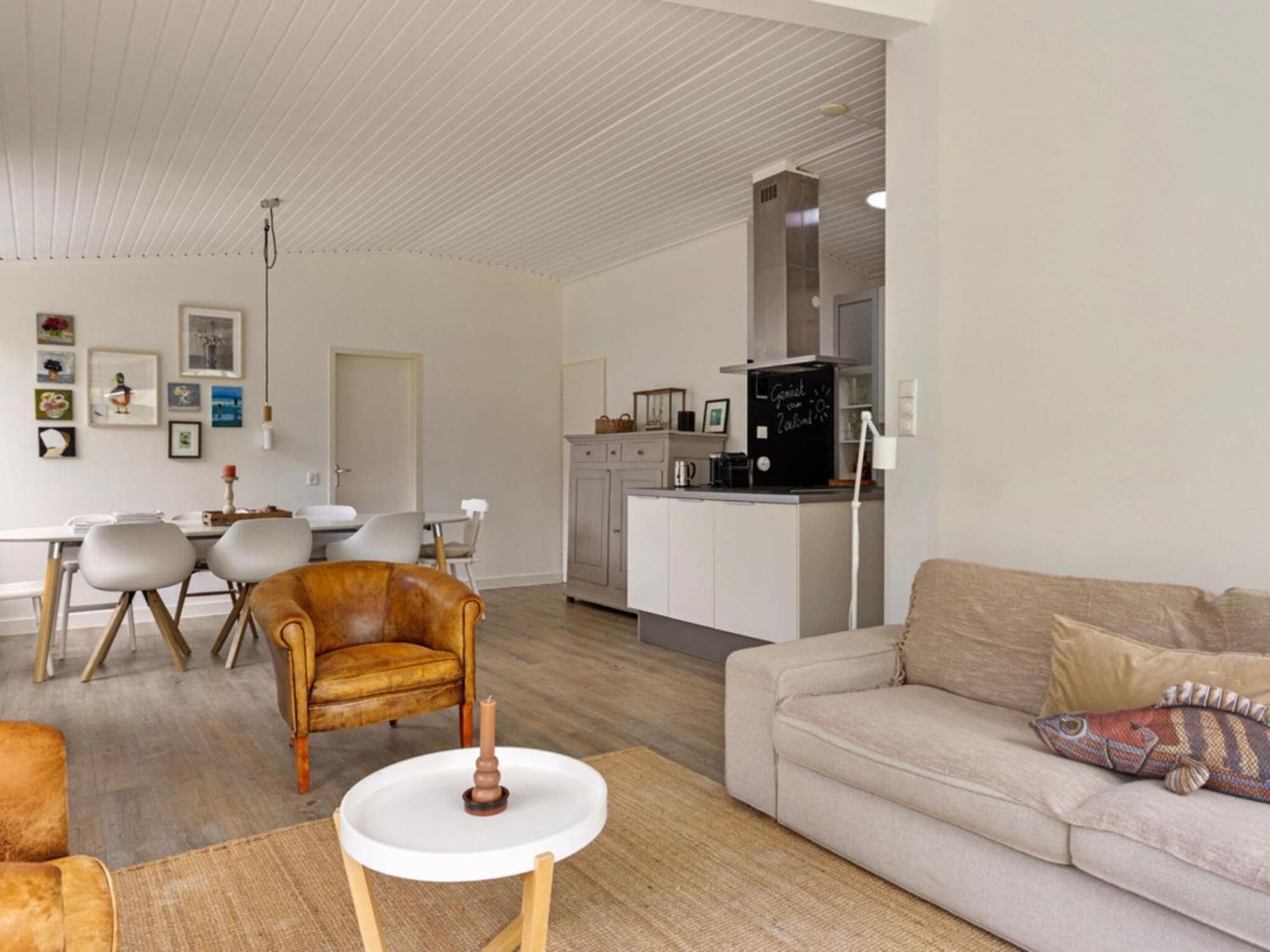 Vakantiehuis With Gypsy Wagon Kamperland